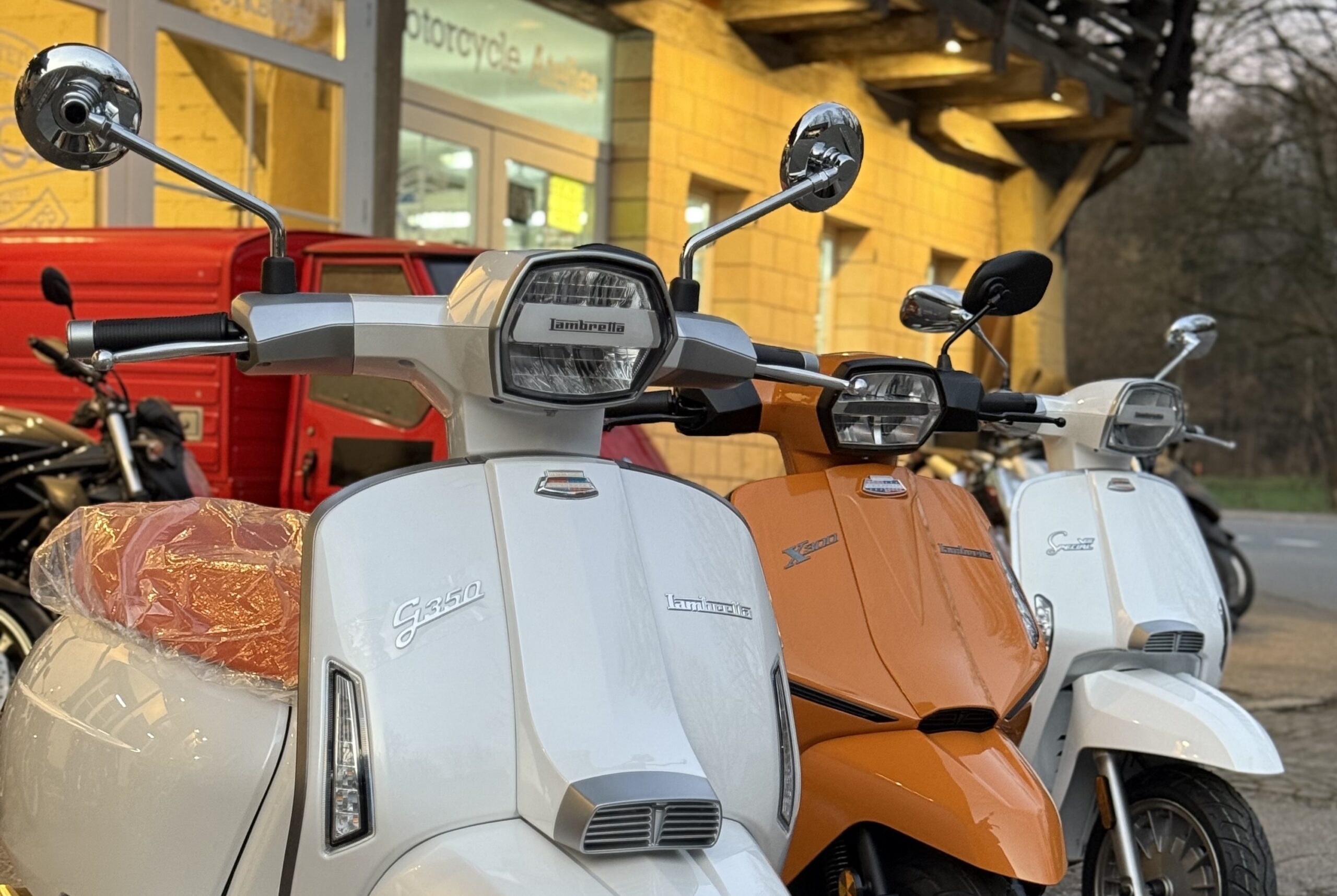 Lambretta Track & Street Corner